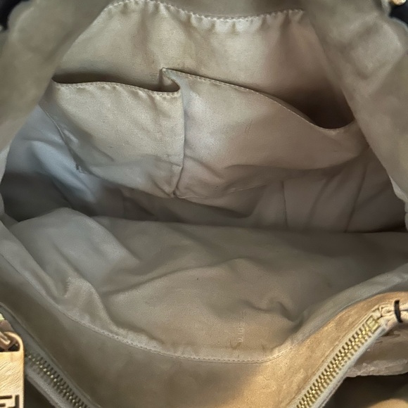 ‼️SOLD‼️ 💯% Authentic Fendi Mia Bag - Picture 6 of 15